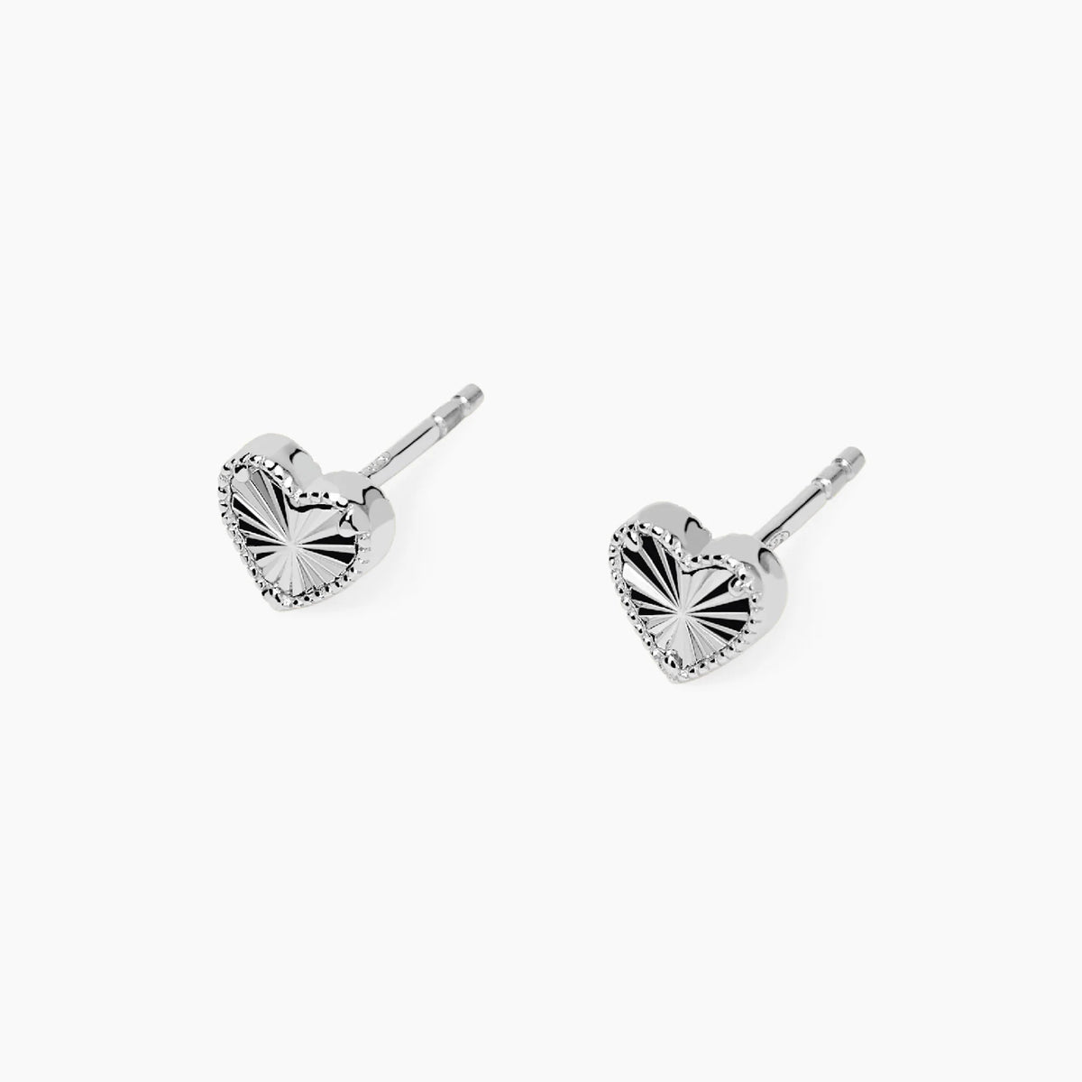 Orecchini a lobo in argento con cuore
VOILÀ 563979