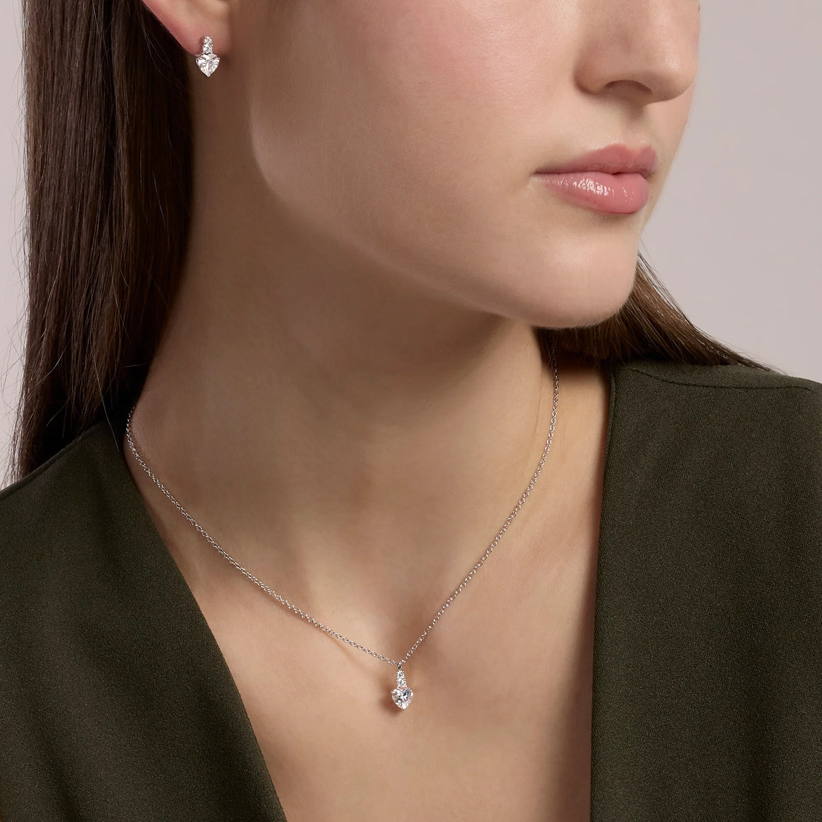 Orecchini con cuore pendente in zirconi bianchi
ROUGE 563950