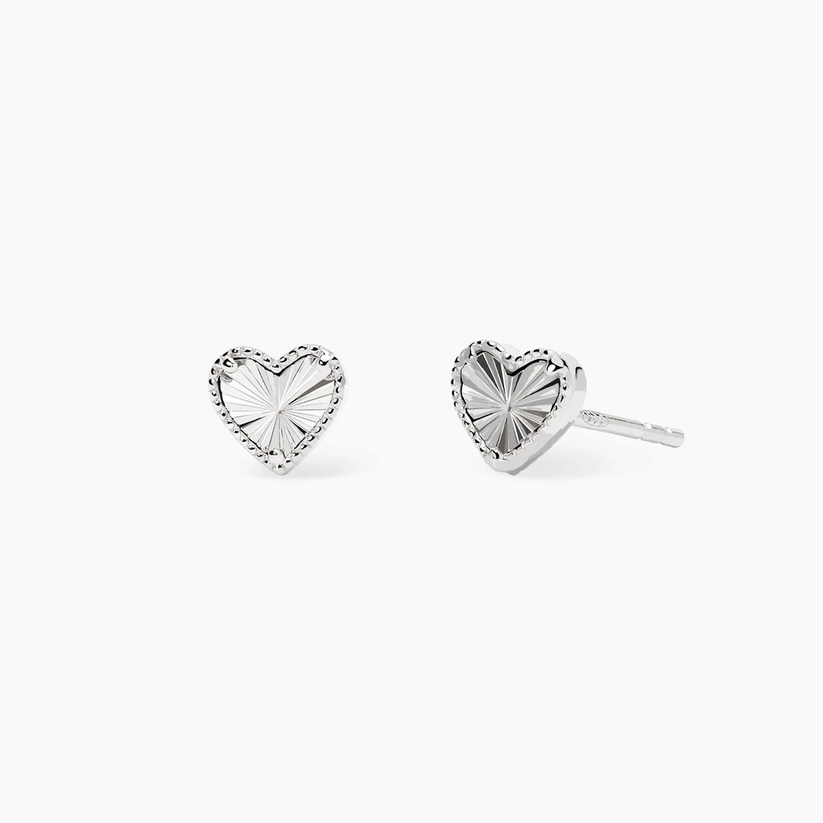 Orecchini a lobo in argento con cuore
VOILÀ 563979