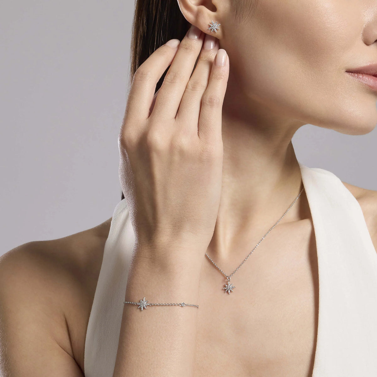 Girocollo in argento con ciondolo sole e zirconi
SPLENDIDA 553780