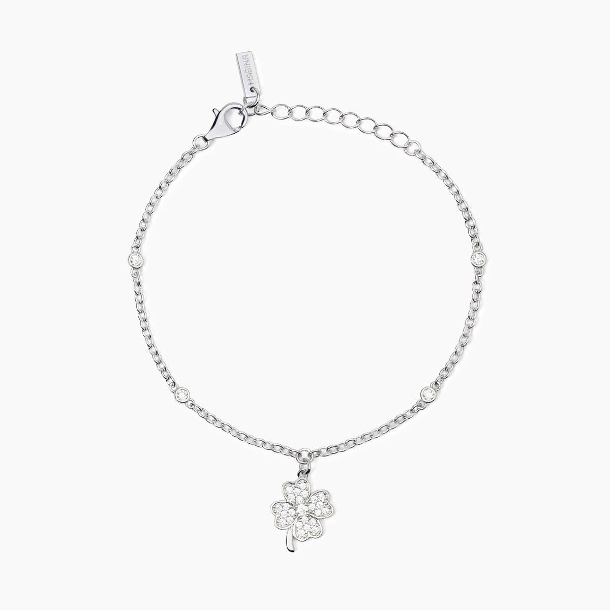 Bracciale in argento con ciondolo quadrifoglio e zirconi
BUONA FORTUNA 533890