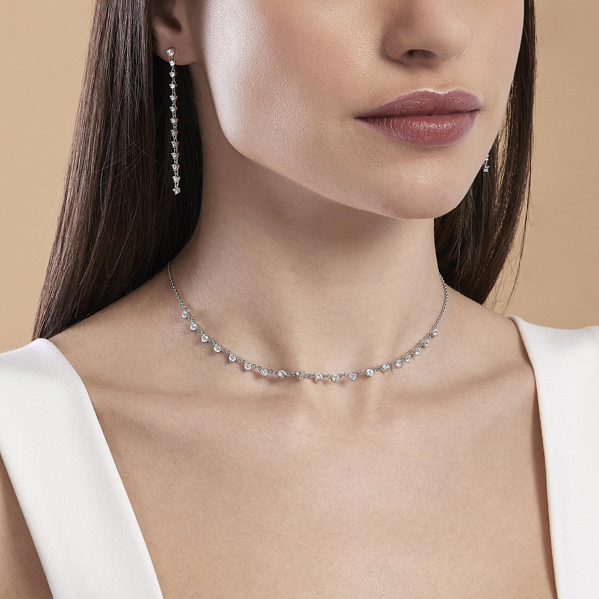 Girocollo in argento con zirconi punti luce
LONG NIGHT 553469