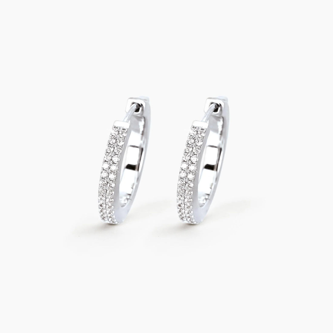 Orecchini a cerchio grande in argento con zirconi
ELEGANT 563137