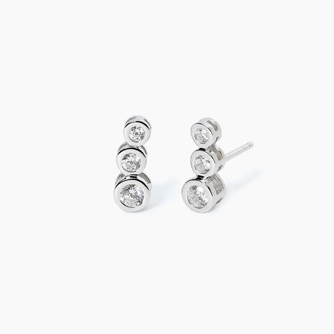 Orecchini a lobo in argento con tre zirconi
TRILOGY 563247