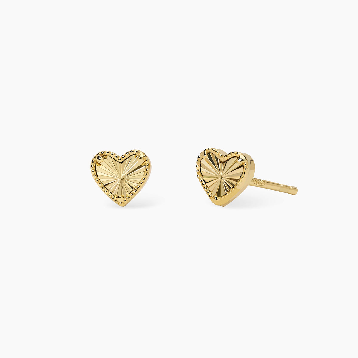 Orecchini a lobo in argento dorato con cuore
VOILÀ 563981