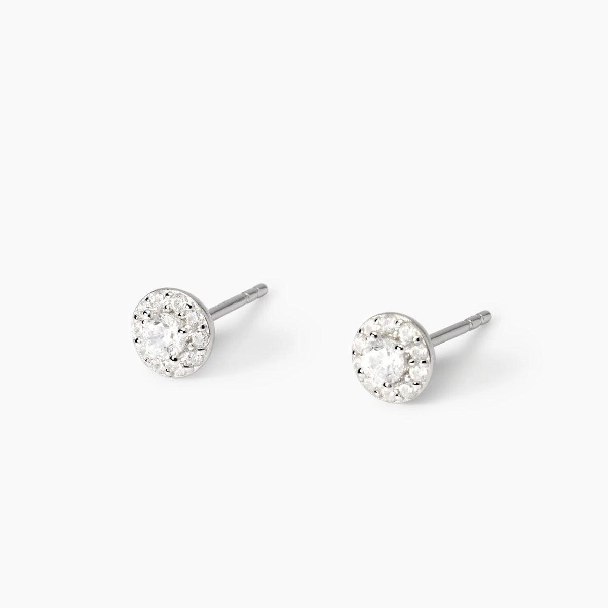 Orecchini a lobo in argento con zirconi
MILANESIENNE 563861