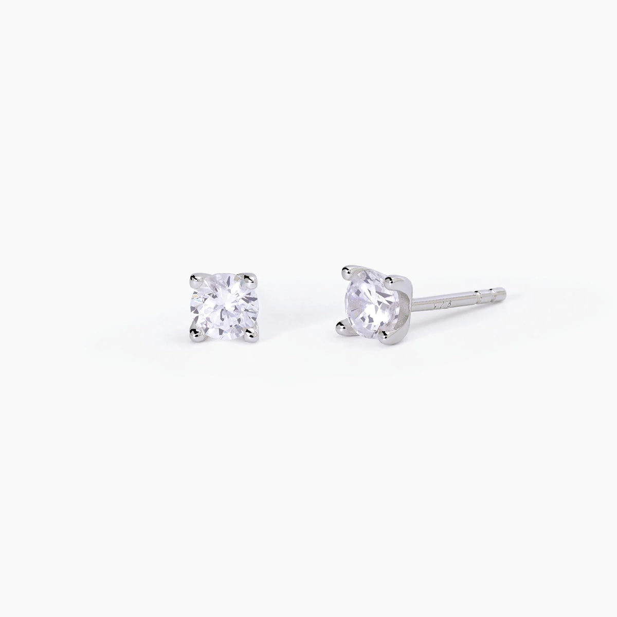 Orecchini in argento con punti luce
SHINY 563607